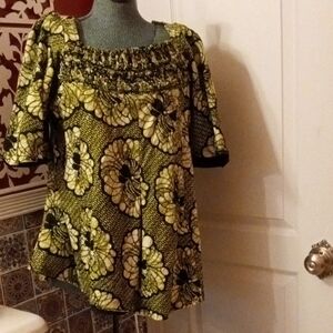 Elegant Floral Women's Blouse in Green and Black